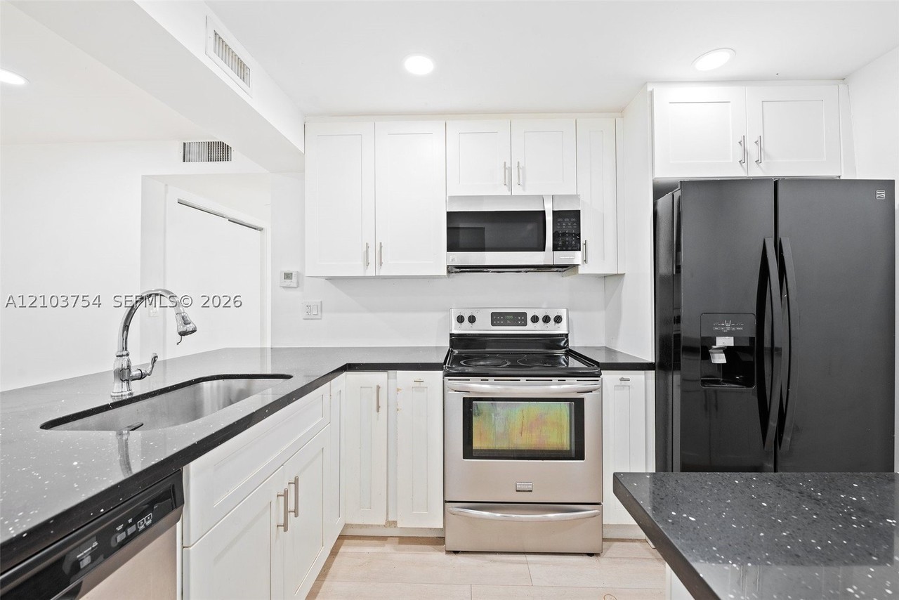 1001 Nw 45th St #2 - Photo 2 of 24