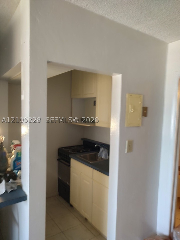 17 Ne 2nd Ave #207 - Photo 4 of 9
