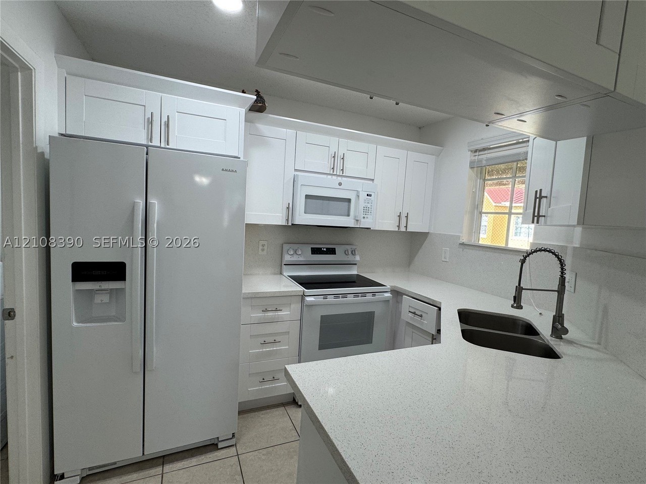 18346 Nw 68th Ave #K - Photo 4 of 14