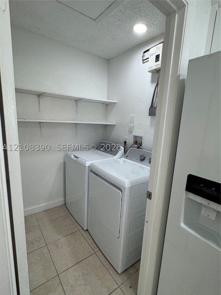 18346 Nw 68th Ave #K - Photo 5 of 14