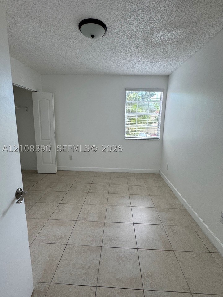 18346 Nw 68th Ave #K - Photo 6 of 14