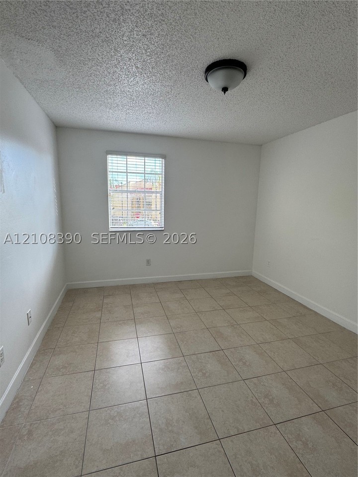 18346 Nw 68th Ave #K - Photo 7 of 14