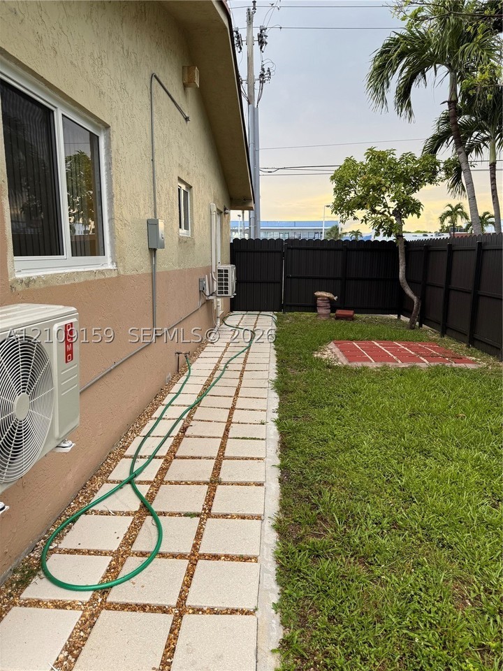 2501 Sw 107th Ave #EFF - Photo 2 of 9