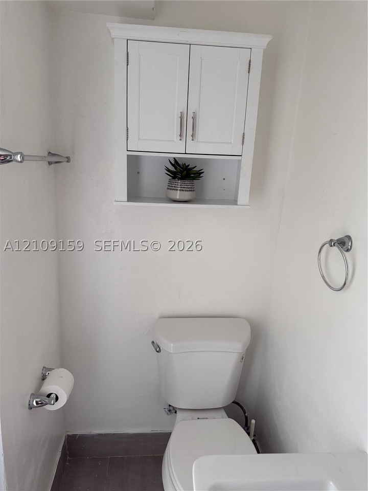 2501 Sw 107th Ave #EFF - Photo 5 of 9