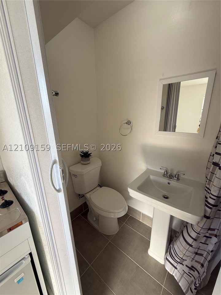 2501 Sw 107th Ave #EFF - Photo 6 of 9