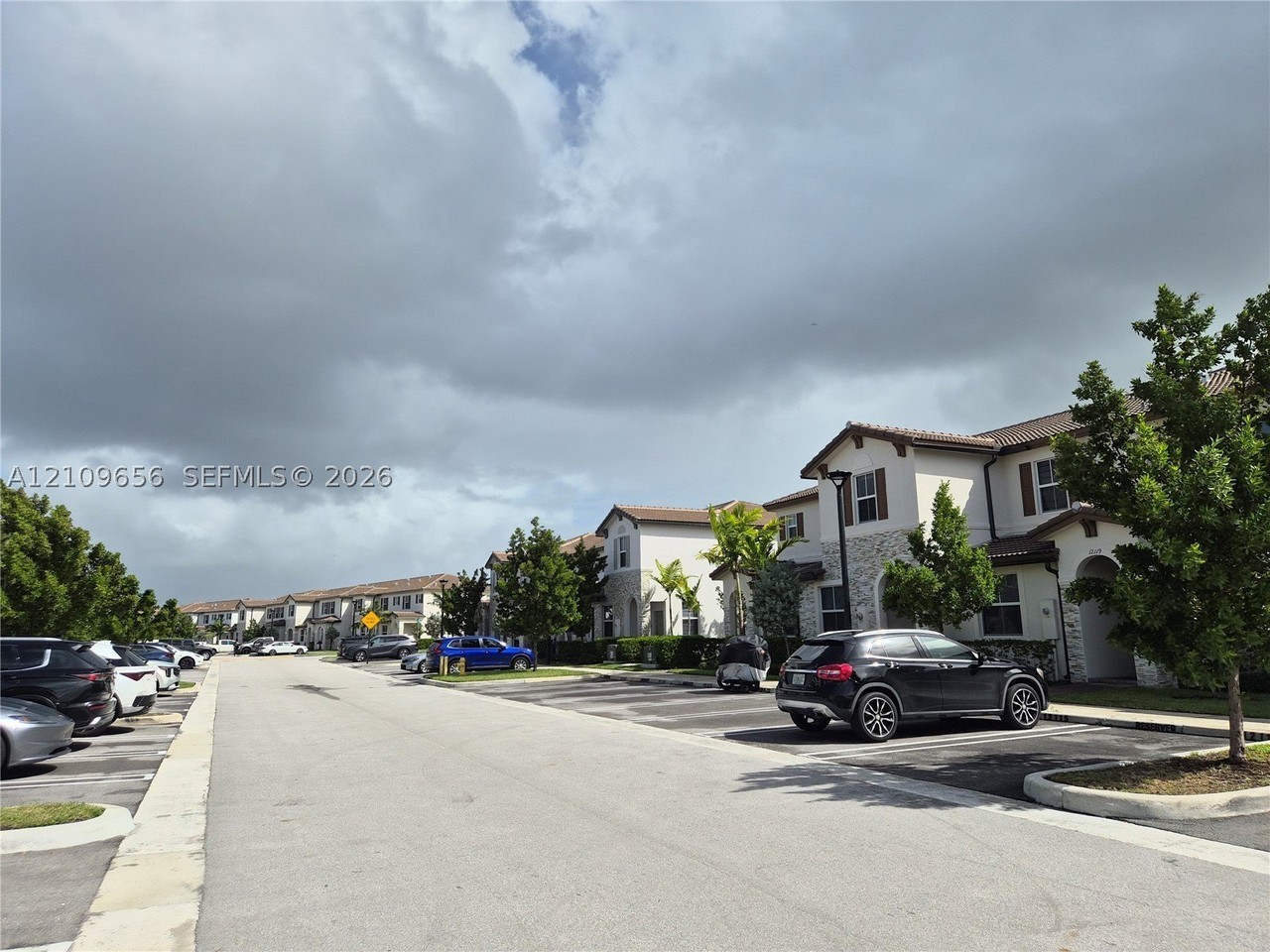 12110 Nw 24th Pl - Photo 6 of 24