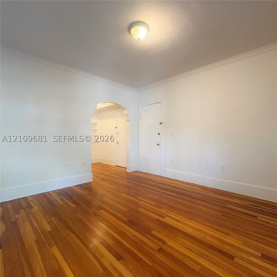 4342 Sheridan Ave #4 - Photo 6 of 32
