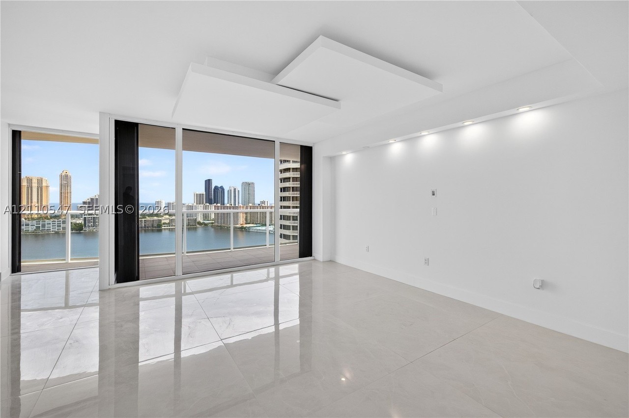4000 Island Blvd #2701 - Photo 5 of 50