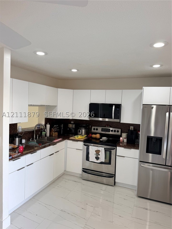 13771 Sw 84th St #G - Photo 7 of 37