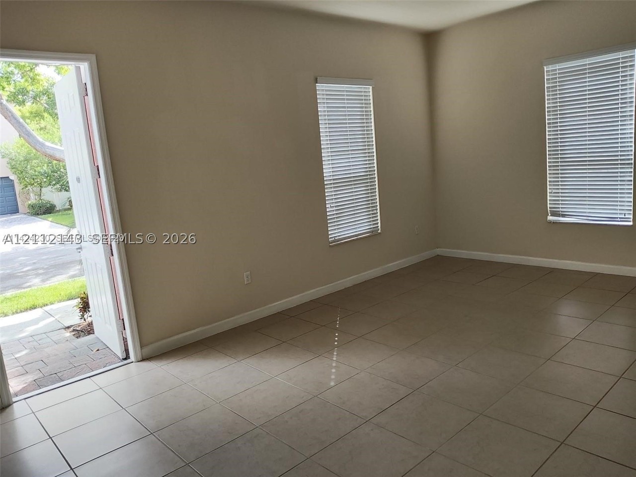 9157 Sw 170th Pl - Photo 2 of 18