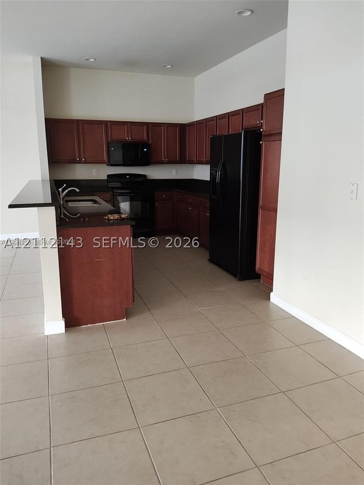 9157 Sw 170th Pl - Photo 6 of 18