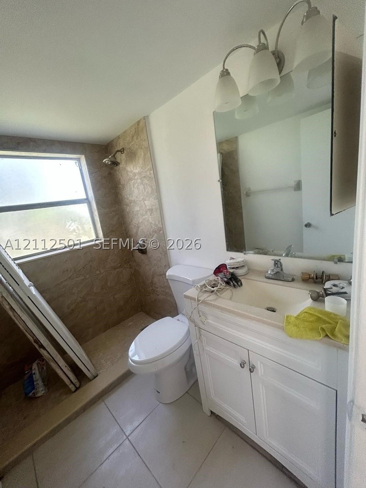 820 Twin Lakes Dr #820 - Photo 5 of 15