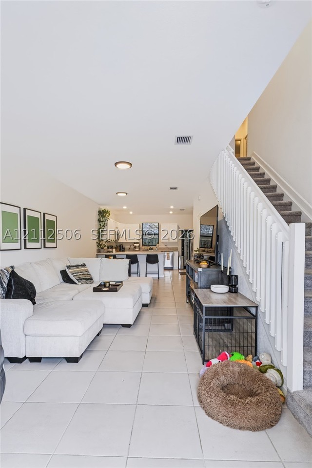 538 Sw 19th Ter - Photo 3 of 29
