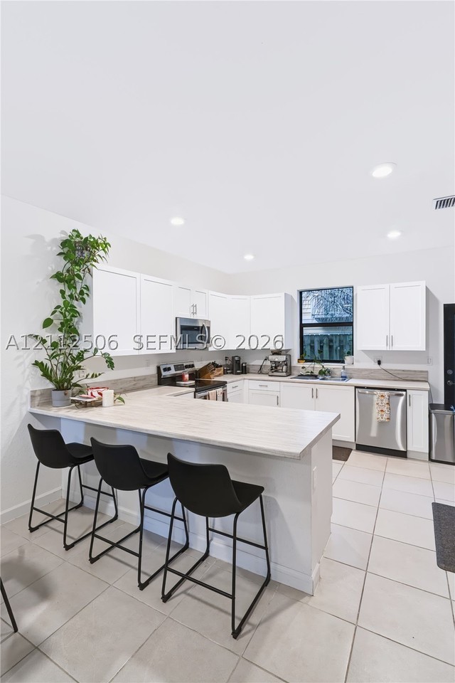 538 Sw 19th Ter - Photo 5 of 29
