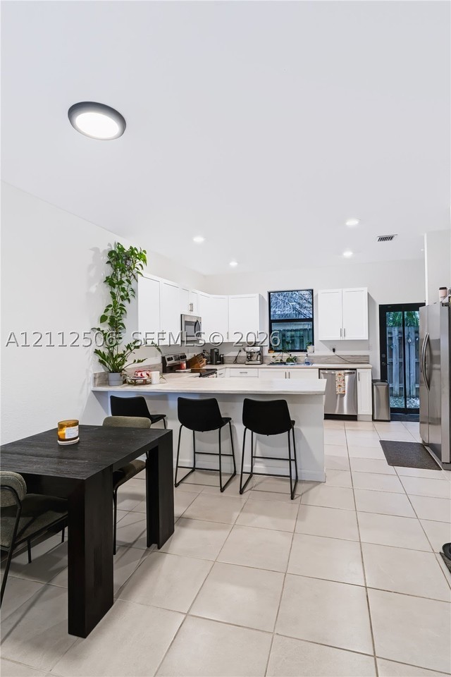 538 Sw 19th Ter - Photo 6 of 29