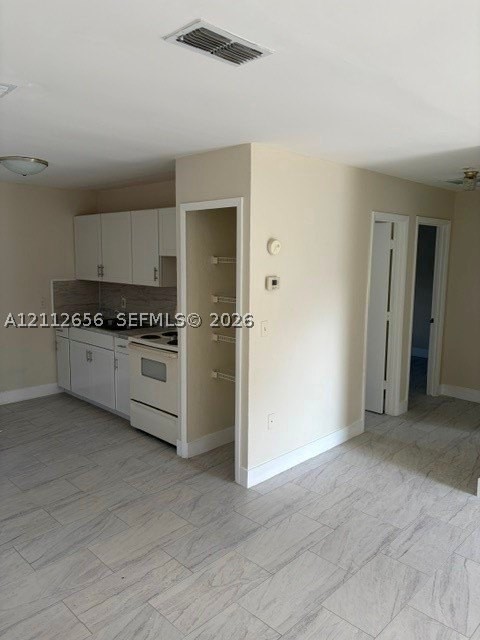422 Las Palmas Cir #0 - Photo 3 of 12