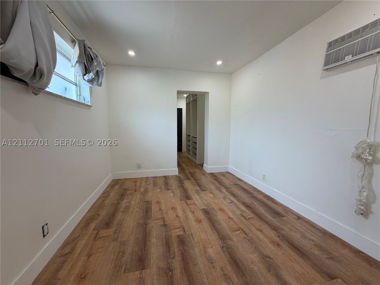 220 N 66th Ave #B - Photo 4 of 7