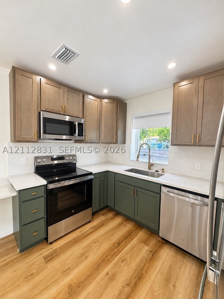2824 Sw 32nd Ct #2822 - Photo 7 of 14