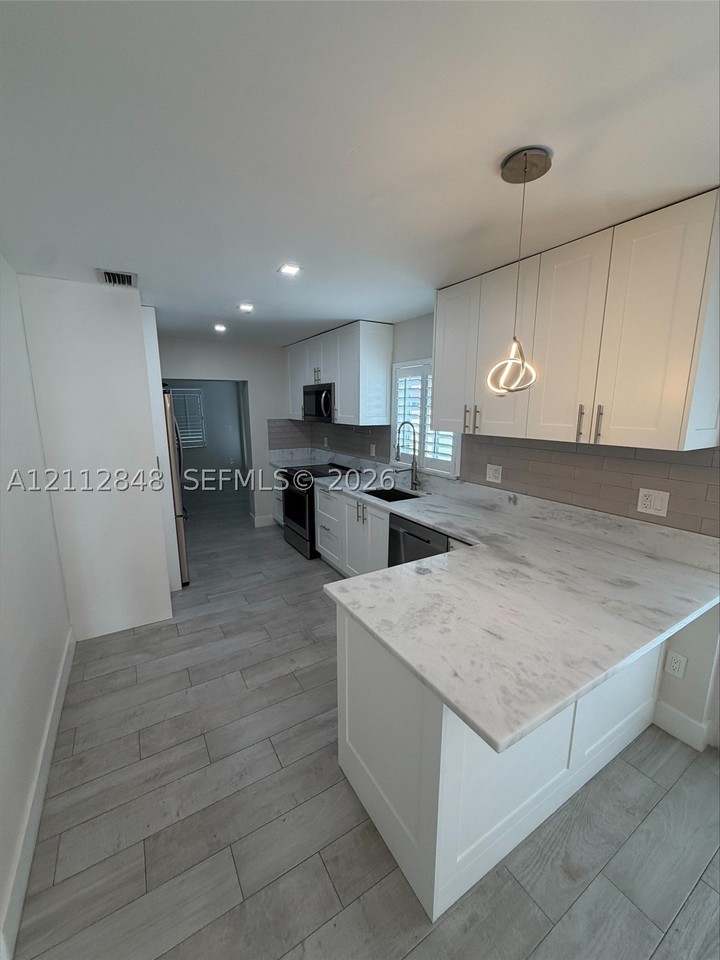10541 Sw 22nd Ln - Photo 3 of 19