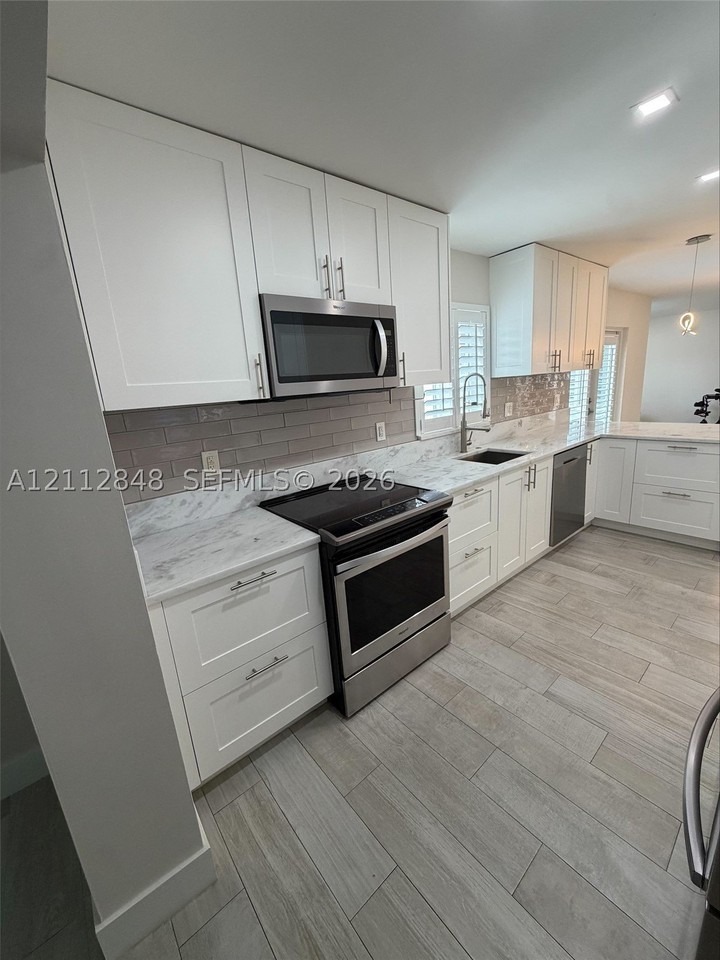 10541 Sw 22nd Ln - Photo 5 of 19