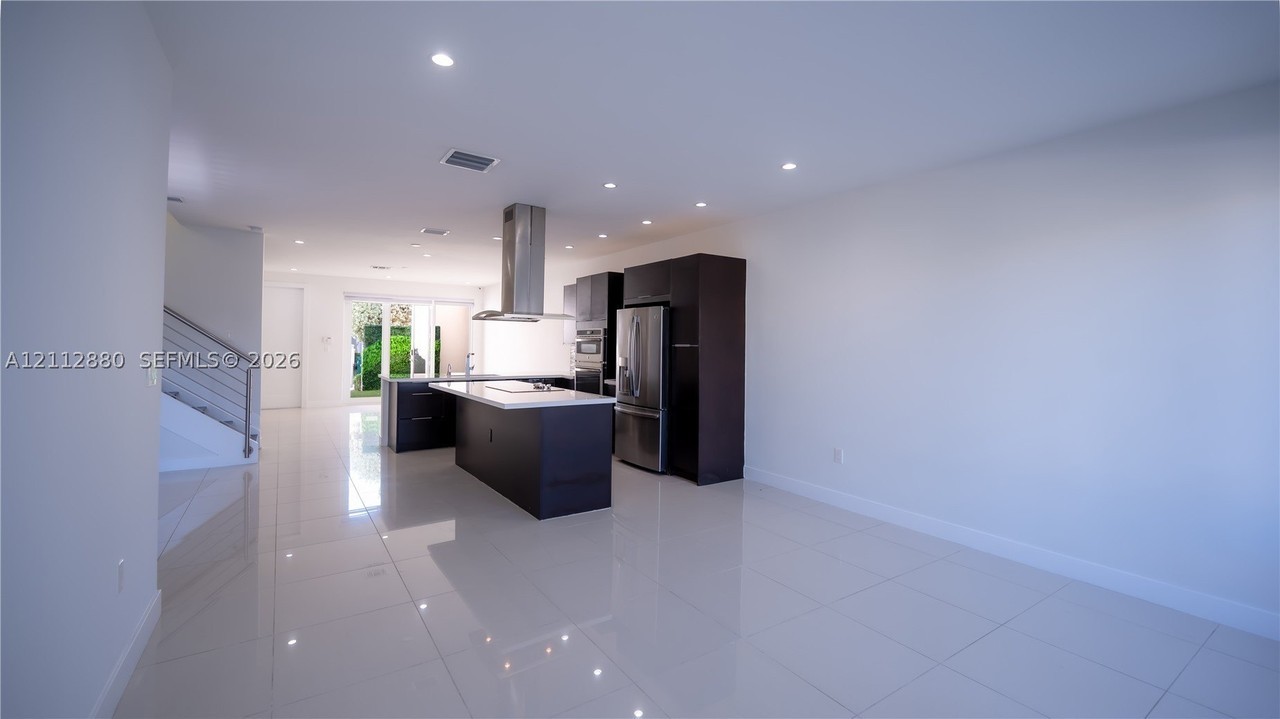 6331 Nw 104th Path - Photo 4 of 50