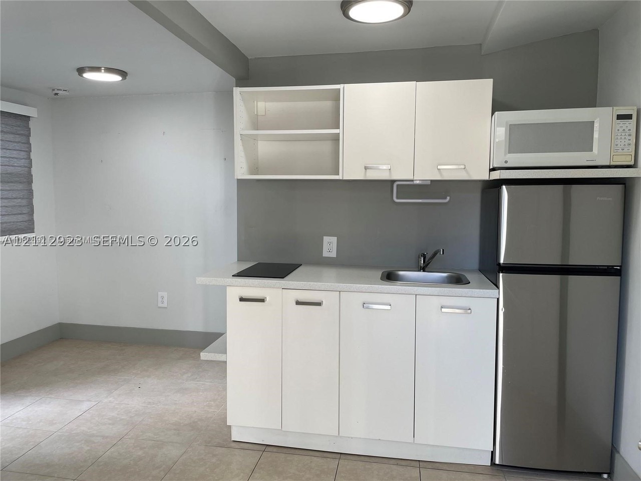736 Nw 22nd Ct #3 - Photo 3 of 12