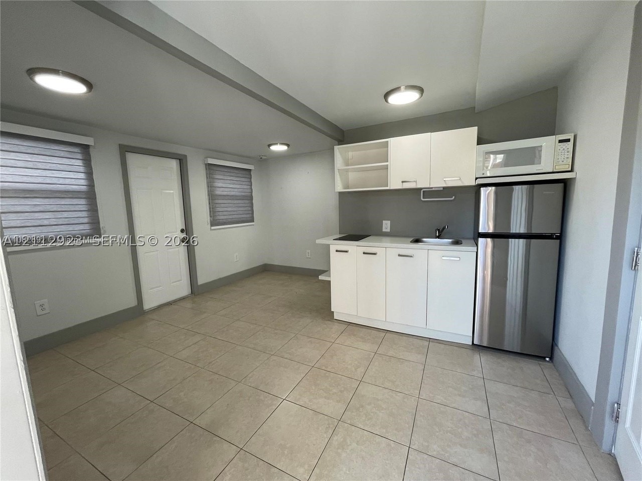 736 Nw 22nd Ct #3 - Photo 4 of 12