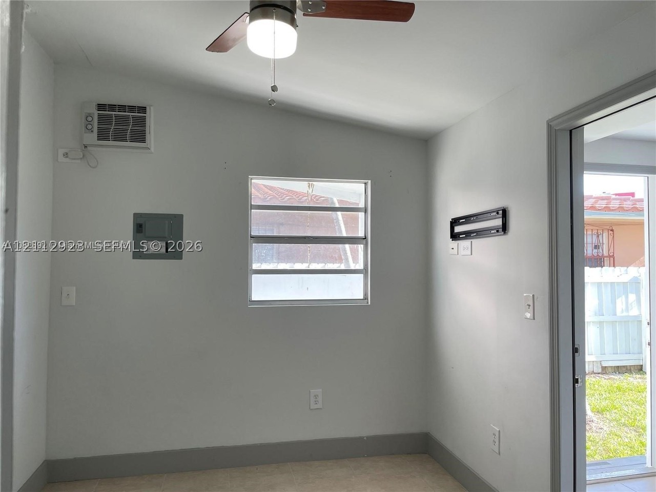 736 Nw 22nd Ct #3 - Photo 7 of 12
