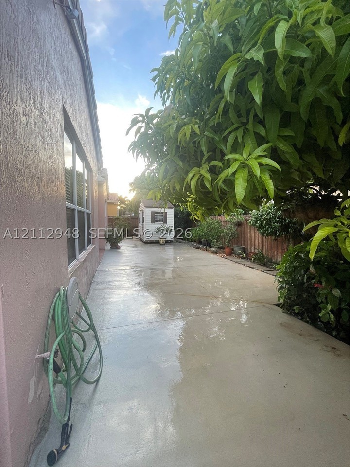 16125 Sw 62nd Ter #16125 - Photo 3 of 23