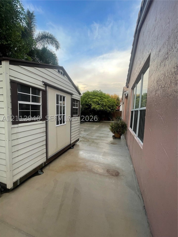 16125 Sw 62nd Ter #16125 - Photo 4 of 23