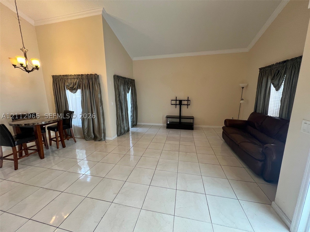 8605 Nw 193rd Ter - Photo 5 of 11