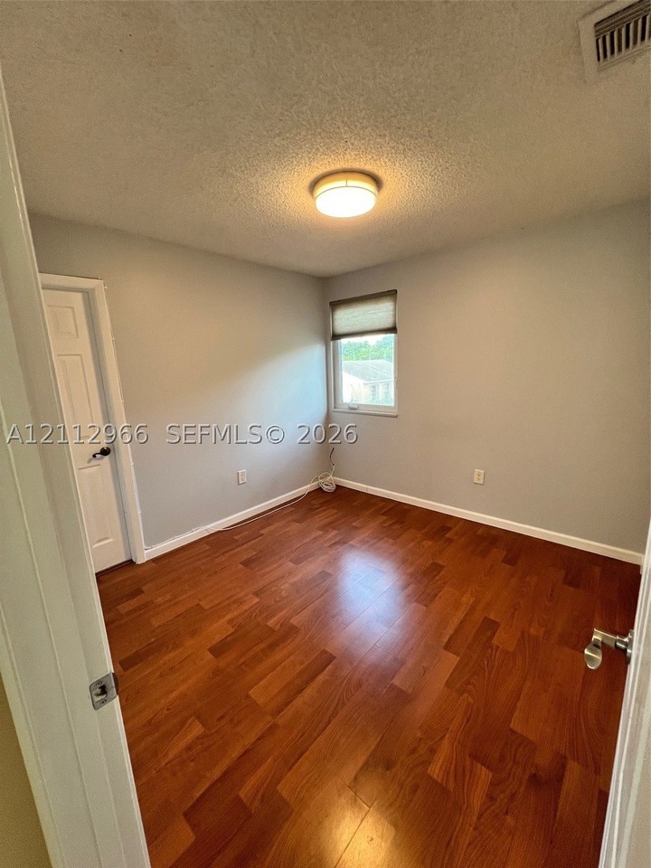 8605 Nw 193rd Ter - Photo 7 of 11