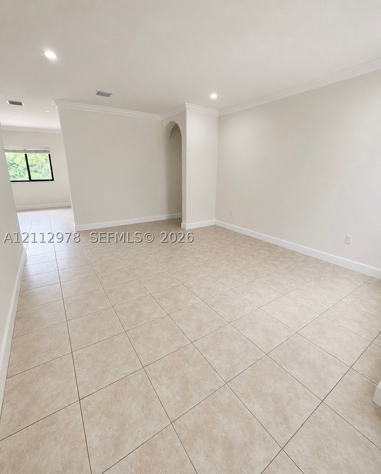 16347 Nw 88th Pl - Photo 5 of 13