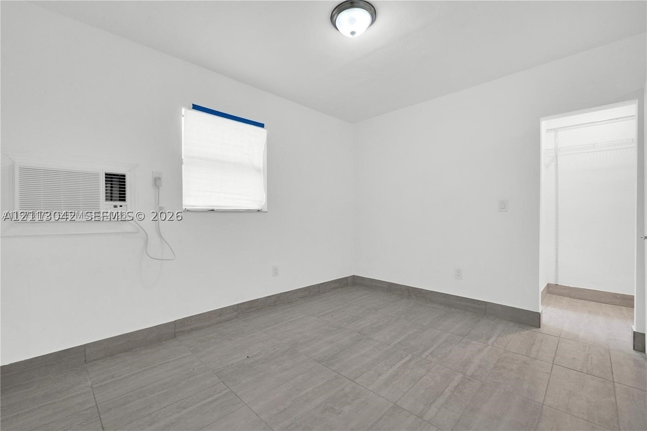 13390 Ne 6th Ave #6 - Photo 5 of 7