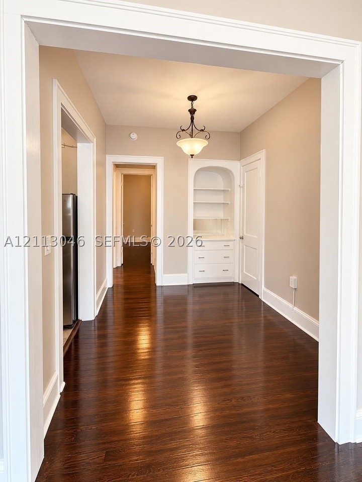 344 Mendoza Ave #1 - Photo 3 of 5