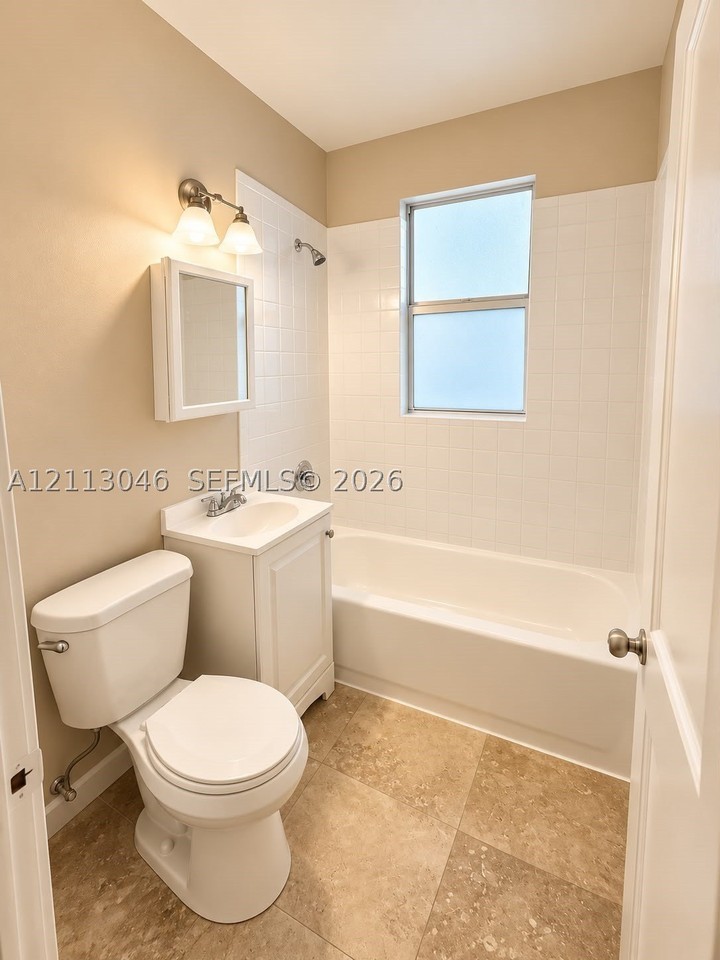 344 Mendoza Ave #1 - Photo 5 of 5
