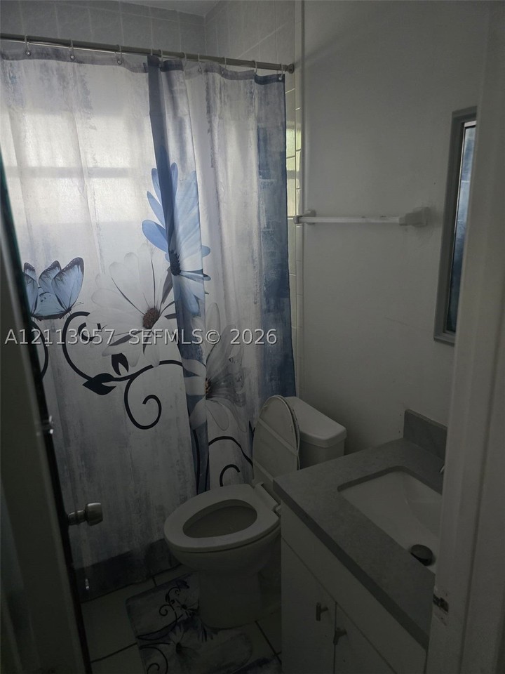11822 Sw 202nd St #01 - Photo 2 of 6