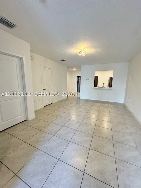 557 Ne 5th Ter - Photo 4 of 11