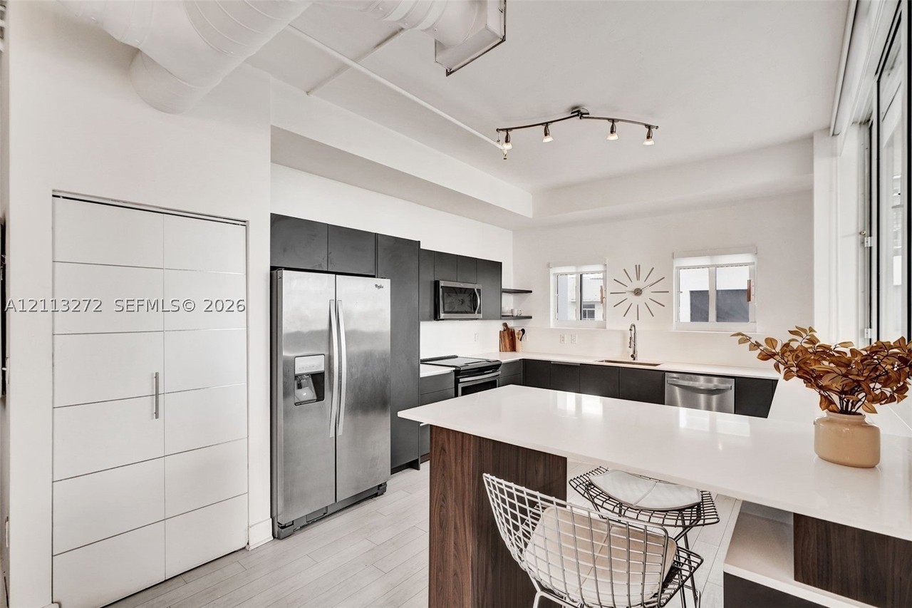444 Ne 30th St #708 - Photo 2 of 50
