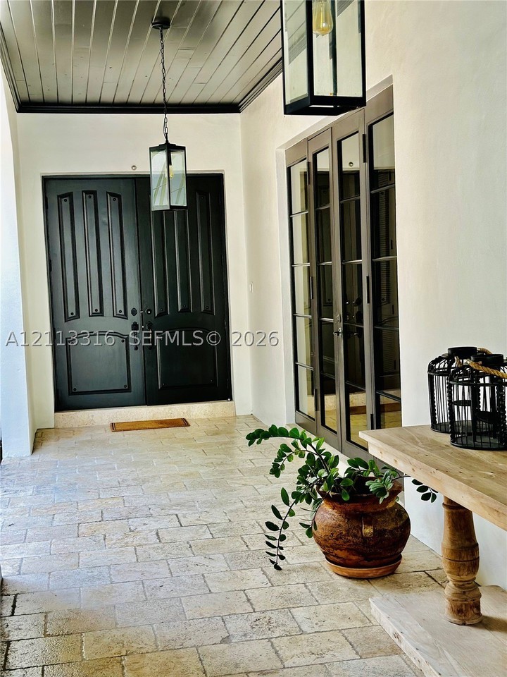 1668 Micanopy Ave - Photo 2 of 36