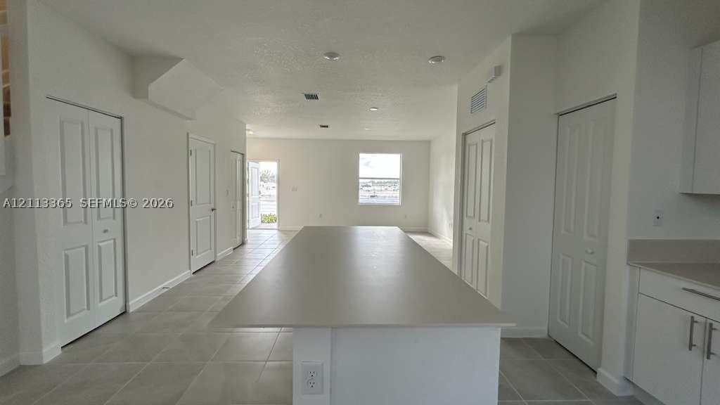 1126 Se 2nd Ter - Photo 5 of 18