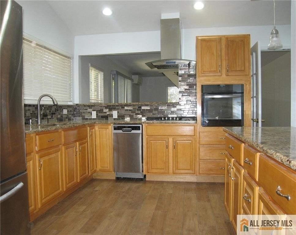 5 Jersey Ave - Photo 2 of 14