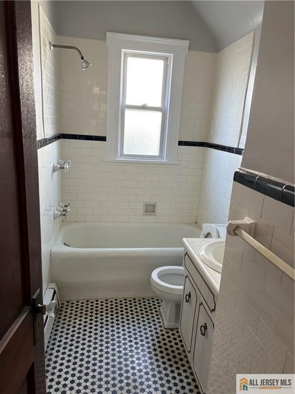 15 Van Liew Ave - Photo 3 of 4