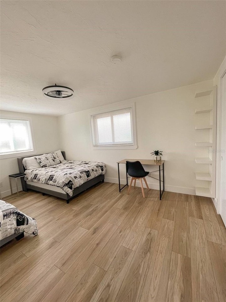 219 Coral Rd - Photo 5 of 12