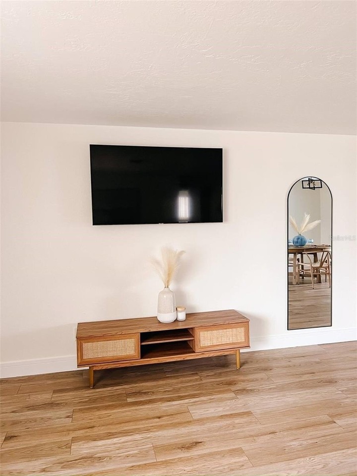 219 Coral Rd - Photo 6 of 12
