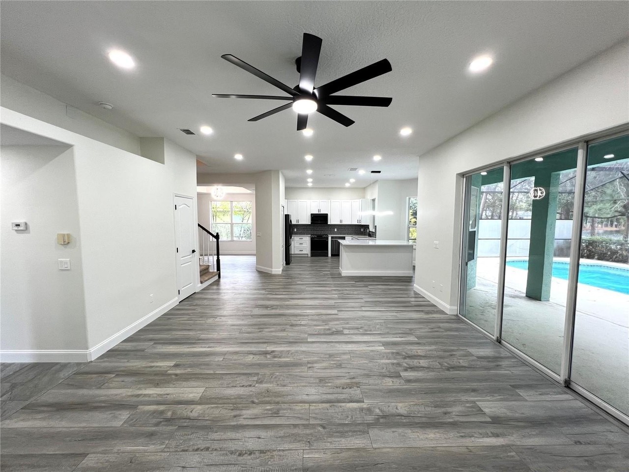 215 Randon Ter - Photo 3 of 29