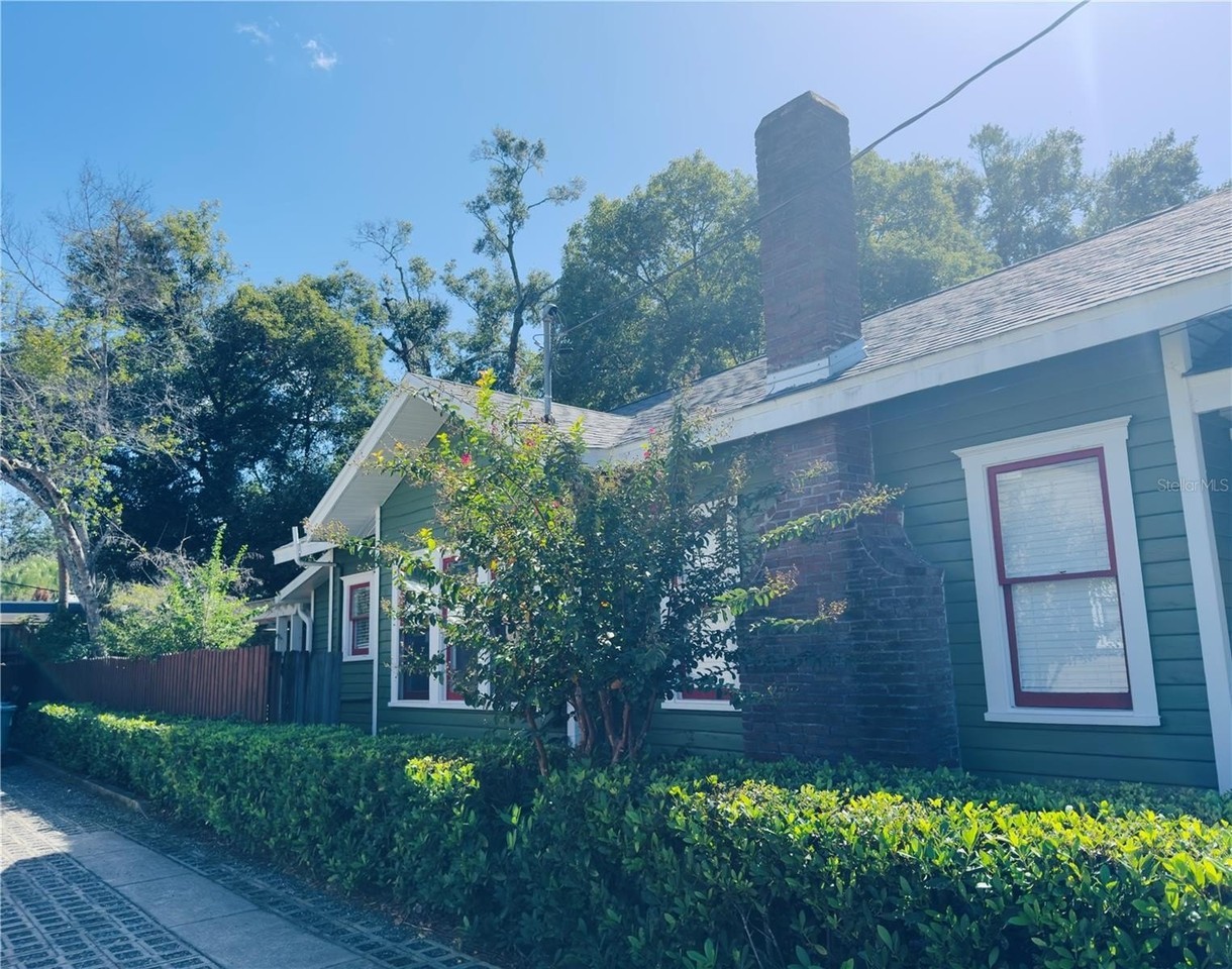 209 N Mills Ave - Photo 2 of 5