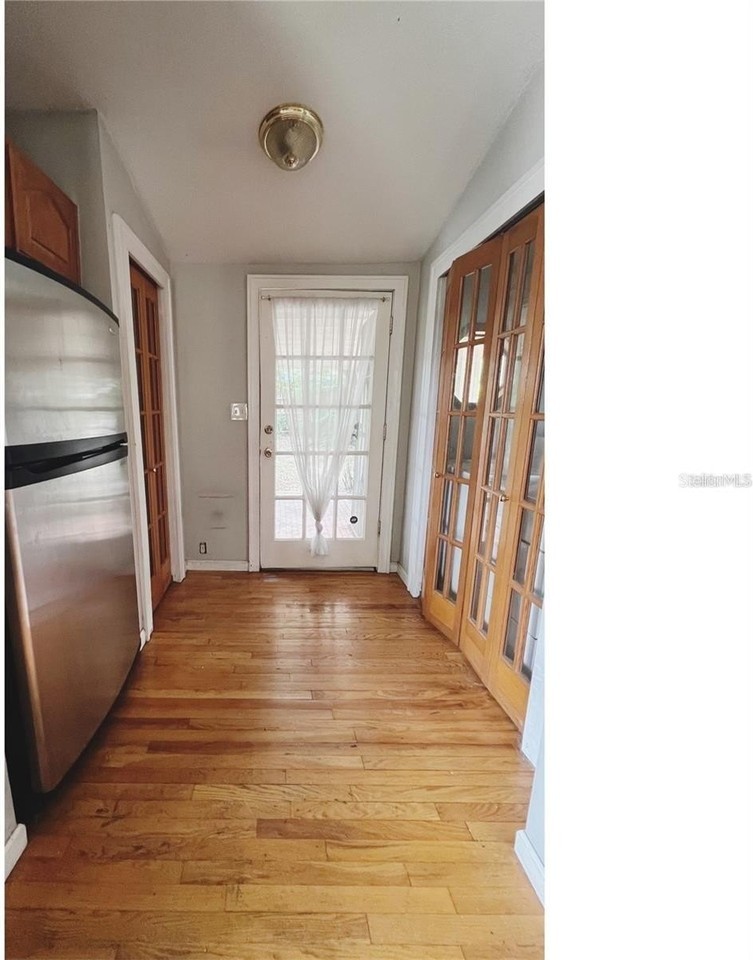 209 N Mills Ave - Photo 5 of 5