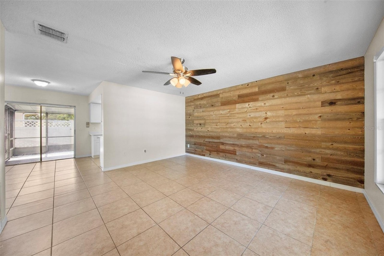 142 Bayberry Ct - Photo 5 of 25
