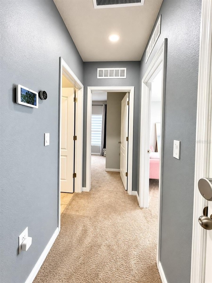 239 Oleander St - Photo 4 of 15